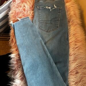 Women’s American Eagle Distressed Jeans